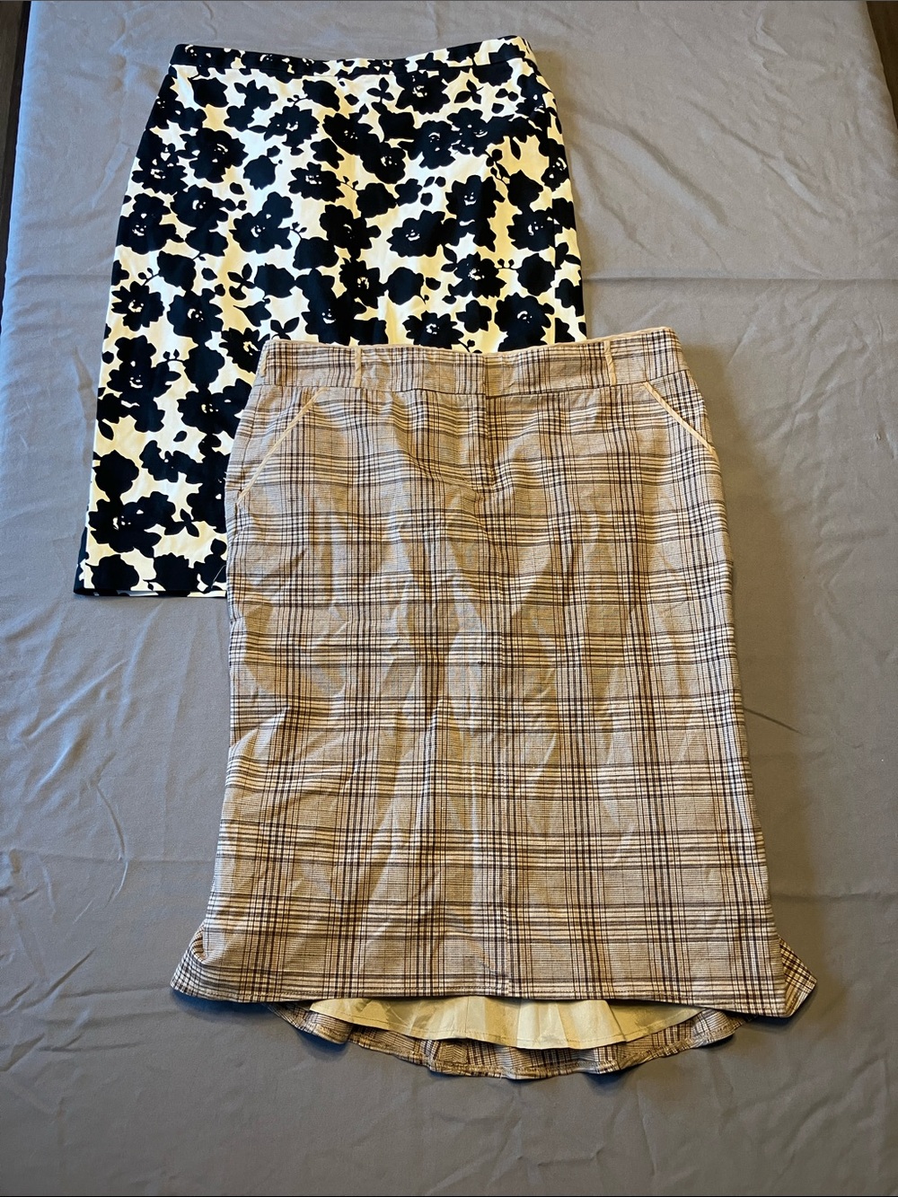 Women’s Skirt Bundle - 2 Skirts - Size 4